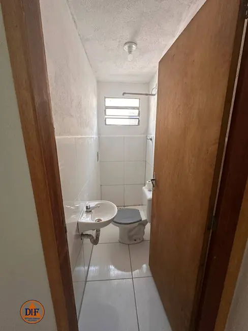 Foto 3 de Armazém / Galpão para alugar, 212m2 em Areão, Taubate - SP