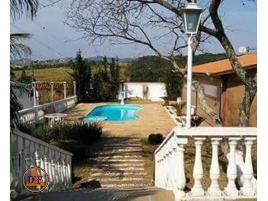 Foto 4 de Chácara com 4 quartos à venda, 300m2 em Jardim Continental II, Taubate - SP