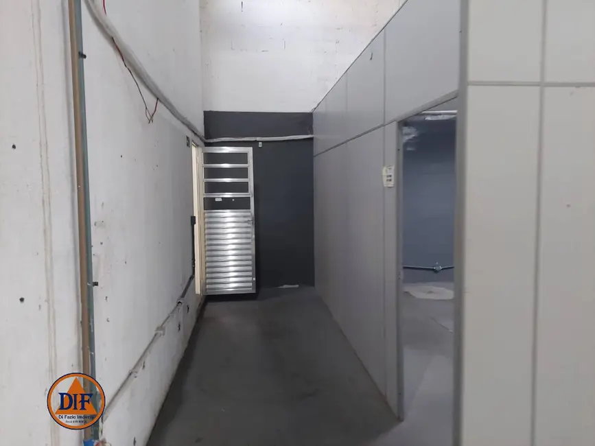 Foto 3 de Armazém / Galpão para alugar, 825m2 em Loteamento Quinta das Frutas, Taubate - SP