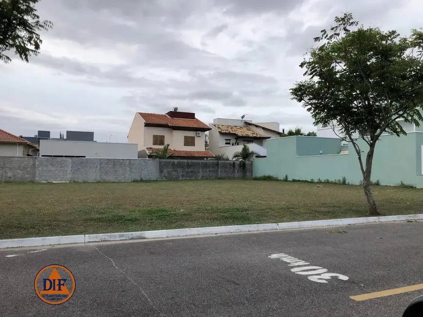 Foto 3 de Terreno / Lote à venda, 275m2 em Tremembe - SP