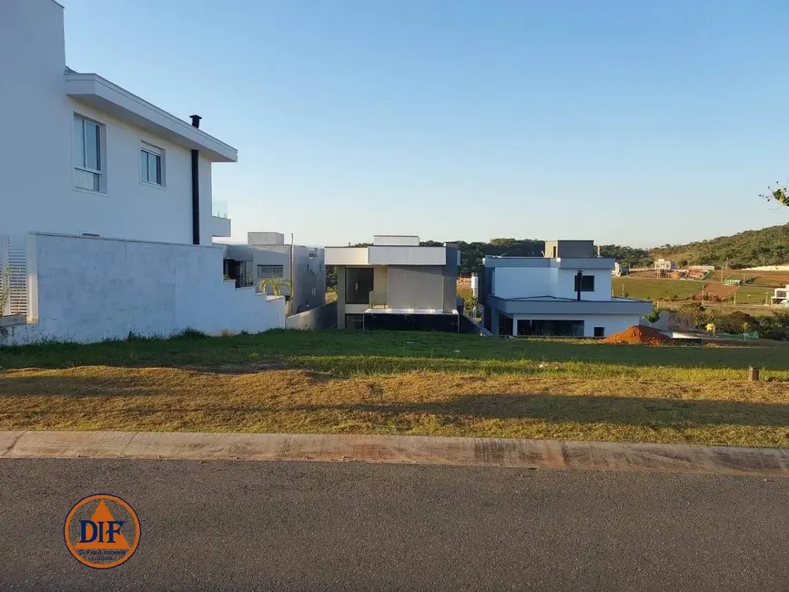 Foto 2 de Terreno / Lote à venda, 329m2 em Taubate - SP