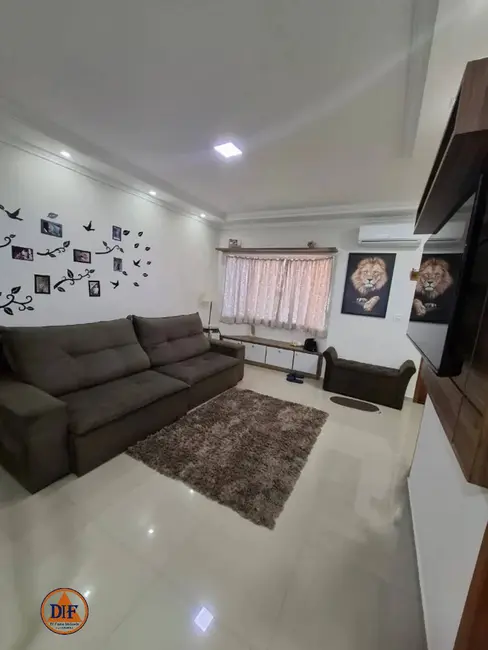 Foto 4 de Casa com 3 quartos à venda, 154m2 em Vila dos Comerciários 2, Taubate - SP