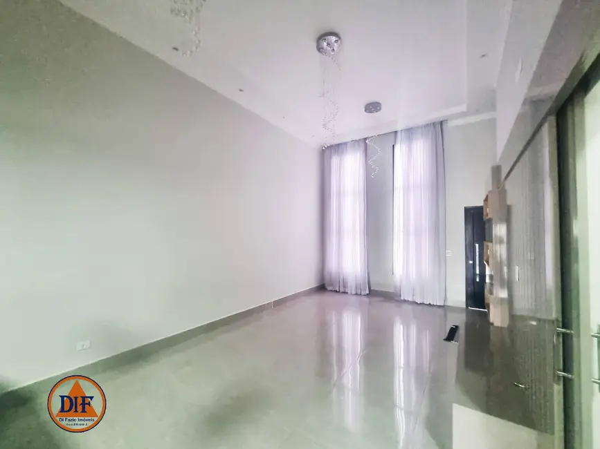 Foto 2 de Casa de Condomínio com 3 quartos para alugar, 172m2 em Areão, Taubate - SP