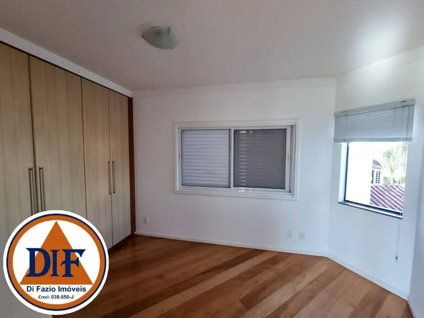 Foto 8 de Casa com 4 quartos à venda e para alugar, 345m2 em Condomínio Village Taubaté, Taubate - SP