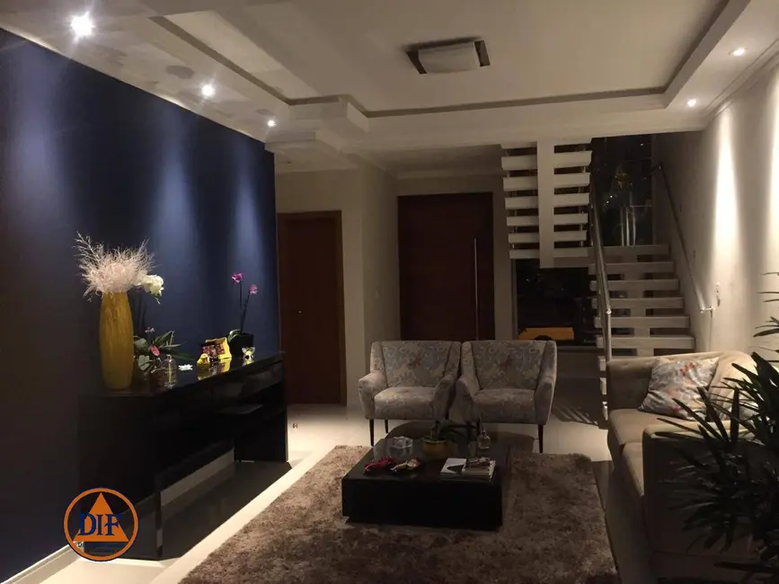 Foto 2 de Casa com 3 quartos à venda, 390m2 em Tremembe - SP