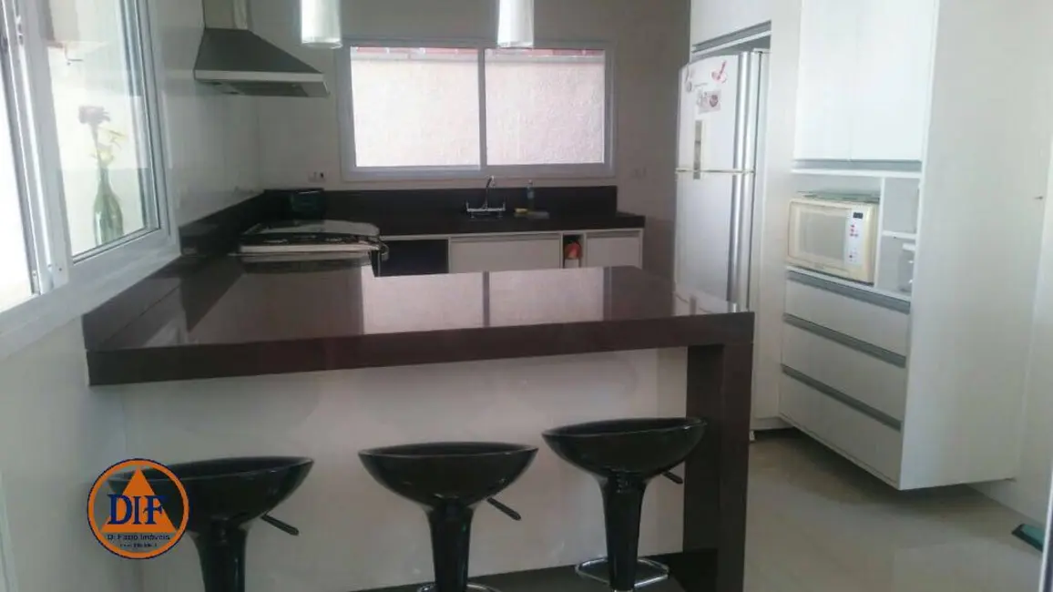 Foto 9 de Casa com 3 quartos à venda, 390m2 em Tremembe - SP