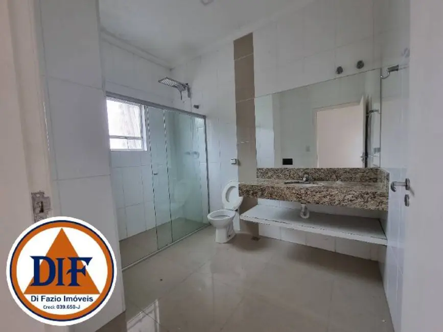 Foto 4 de Casa com 3 quartos à venda e para alugar, 210m2 em Tremembe - SP