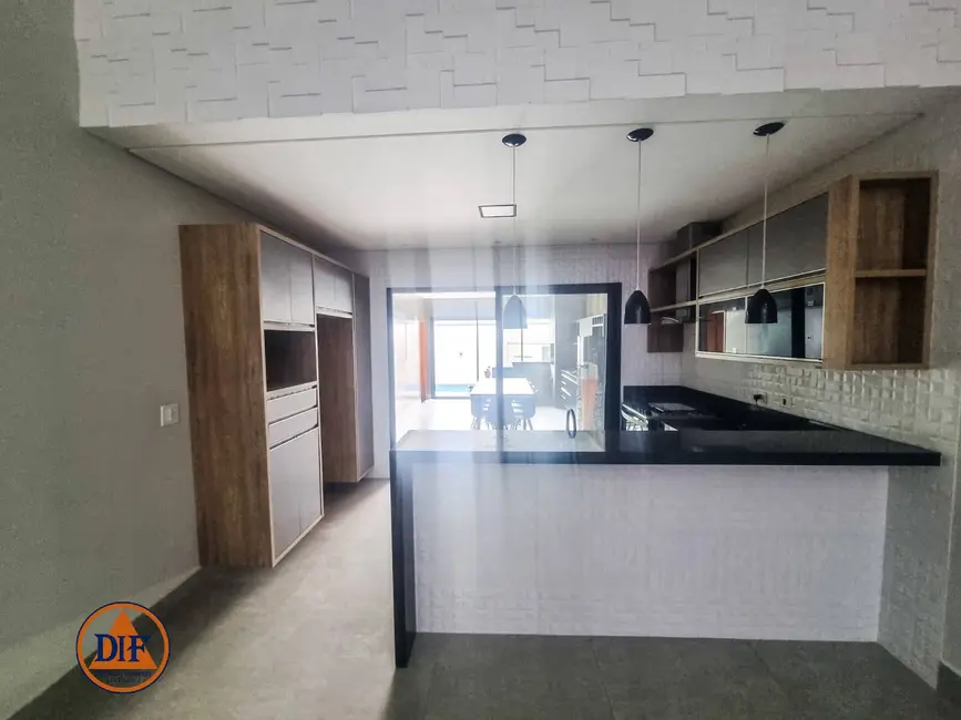 Casa de Condomínio com 3 quartos para alugar, 172m2 em Areão, Taubate - SP - imagem 3 Foto 3 de Casa de Condomínio com 3 quartos para alugar, 172m2 em Areão, Taubate - SP