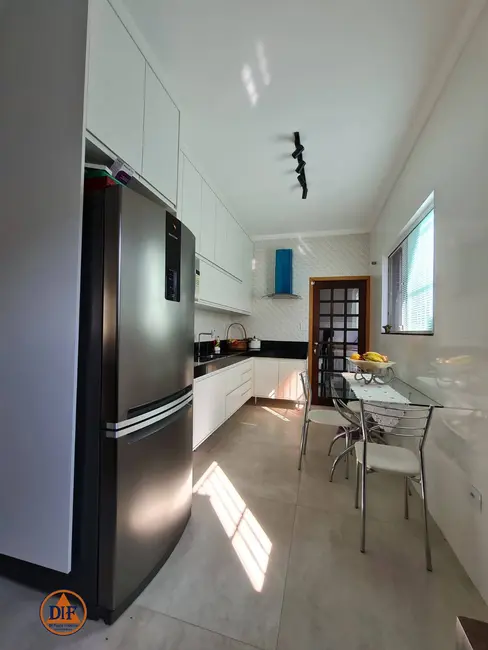 Foto 3 de Casa de Condomínio com 3 quartos à venda, 150m2 em Jardim de Alah, Taubate - SP