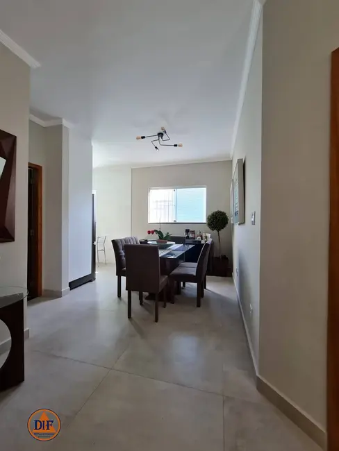 Foto 4 de Casa de Condomínio com 3 quartos à venda, 150m2 em Jardim de Alah, Taubate - SP