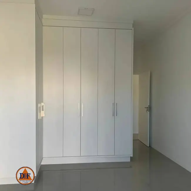 Foto 2 de Casa de Condomínio com 3 quartos à venda, 115m2 em Parque São Luís, Taubate - SP