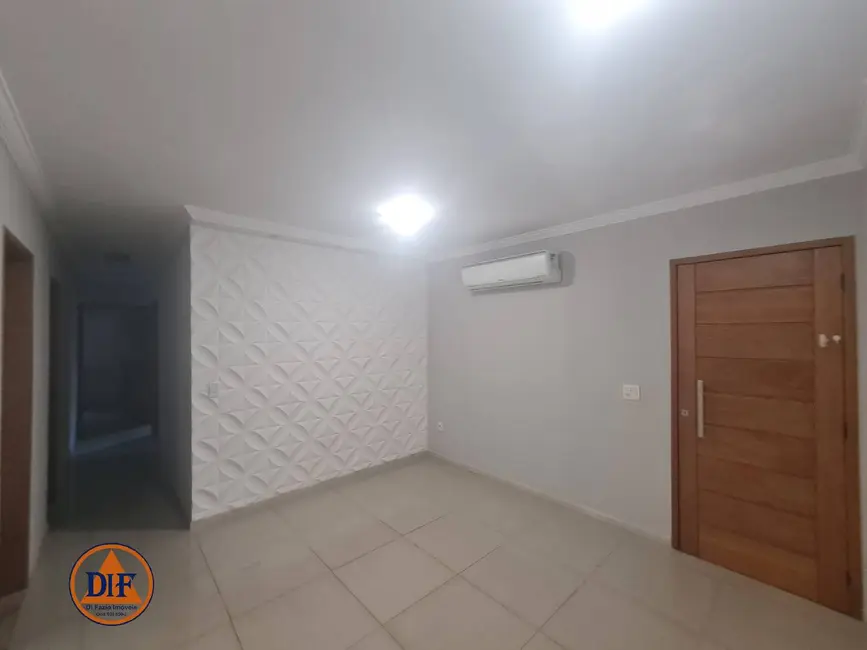 Foto 2 de Casa de Condomínio com 3 quartos à venda, 84m2 em Parque Paduan, Taubate - SP