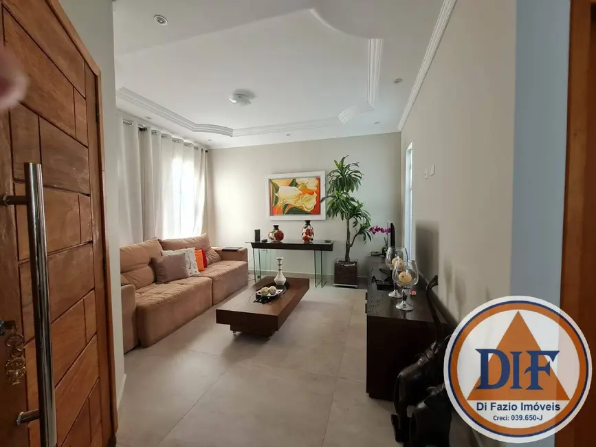 Foto 5 de Casa de Condomínio com 3 quartos à venda e para alugar, 150m2 em Jardim de Alah, Taubate - SP