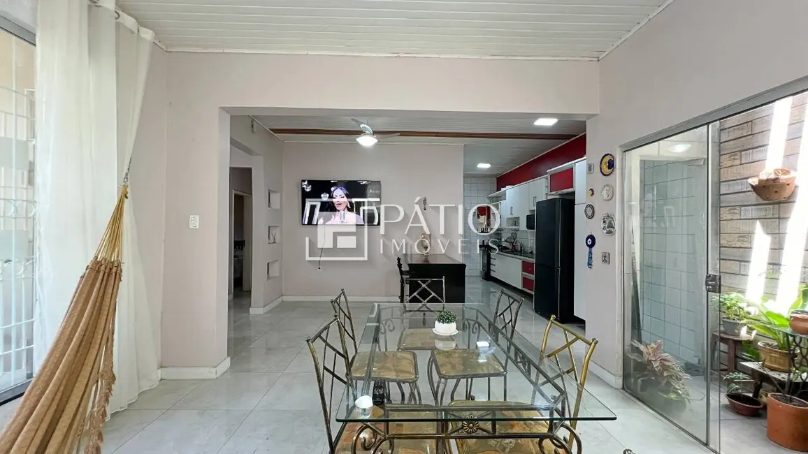 Foto 4 de Casa com 2 quartos à venda, 135m2 em Castanheira, Belem - PA