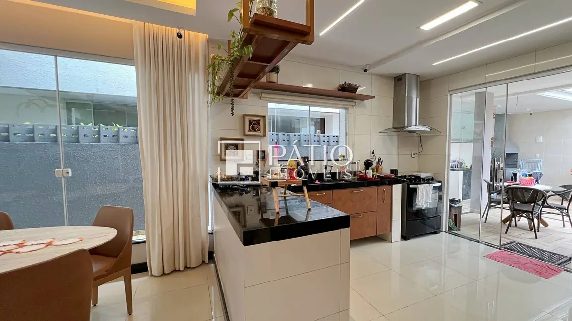 Casa de Condomínio com 4 quartos à venda e para alugar, 260m2 em Curió-Utinga, Belem - PA - imagem 8 Foto 8 de Casa de Condomínio com 4 quartos à venda e para alugar, 260m2 em Curió-Utinga, Belem - PA