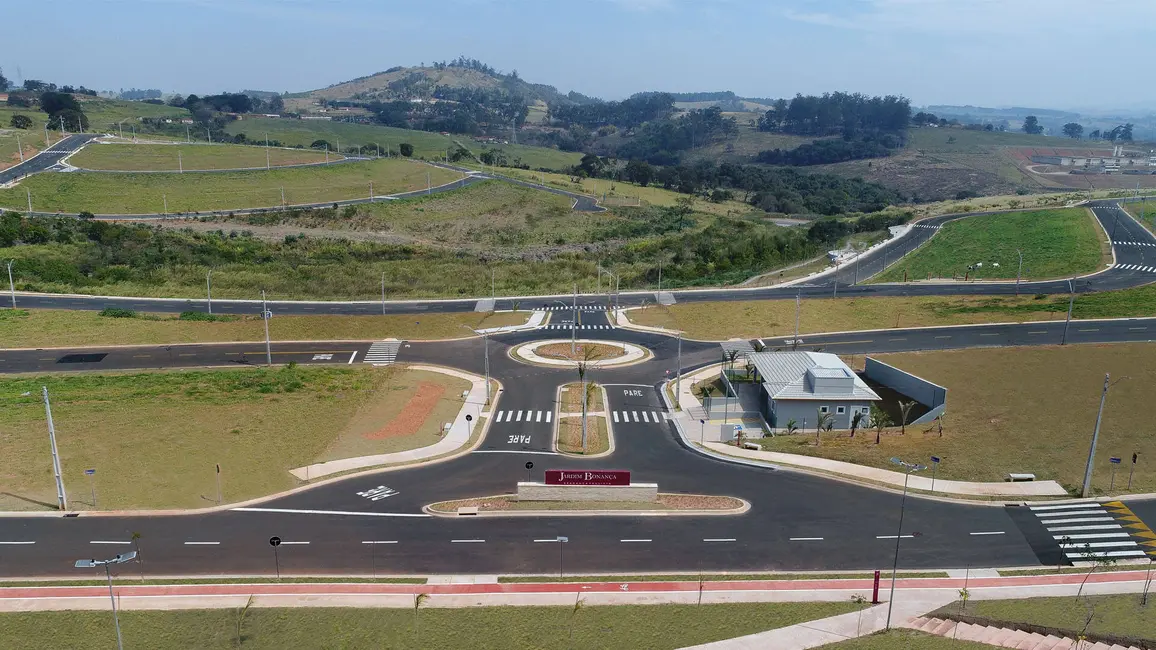 Foto 1 de Terreno / Lote à venda, 2599m2 em Braganca Paulista - SP