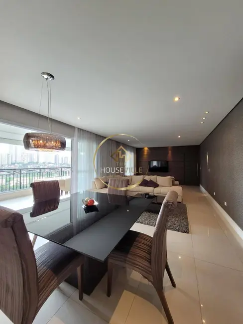 Apartamento com 3 quartos à venda, 172m2 em Sao Jose Dos Campos - SP - imagem 8 Foto 8 de Apartamento com 3 quartos à venda, 172m2 em Sao Jose Dos Campos - SP