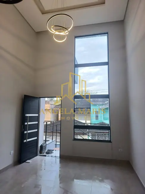 Casa com 3 quartos à venda, 90m2 em Loteamento Villa Branca, Jacarei - SP - imagem 2 Foto 2 de Casa com 3 quartos à venda, 90m2 em Loteamento Villa Branca, Jacarei - SP