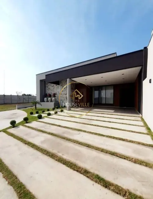 Foto 1 de Casa de Condomínio com 3 quartos à venda, 180m2 em Jardim Jacinto, Jacarei - SP