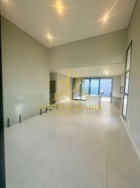 Foto 3 de Casa de Condomínio com 4 quartos à venda, 220m2 em Sao Jose Dos Campos - SP