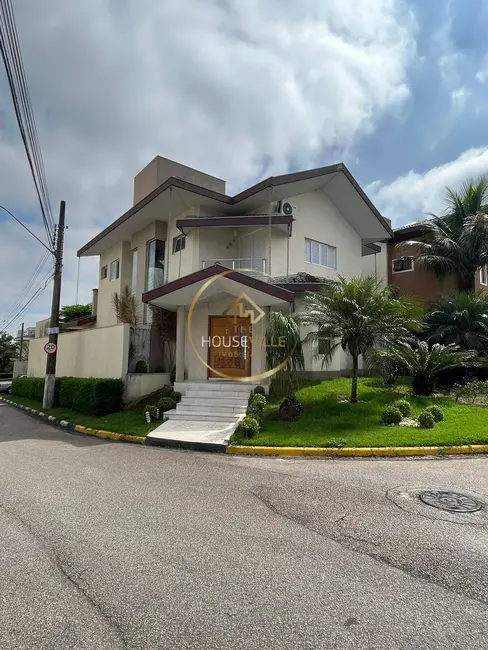 Foto 1 de Casa de Condomínio com 3 quartos à venda, 230m2 em Loteamento Villa Branca, Jacarei - SP