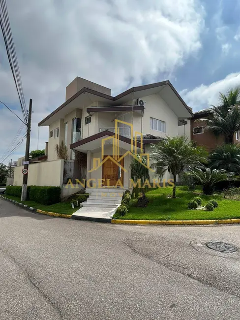 Foto 2 de Casa de Condomínio com 3 quartos à venda, 230m2 em Loteamento Villa Branca, Jacarei - SP