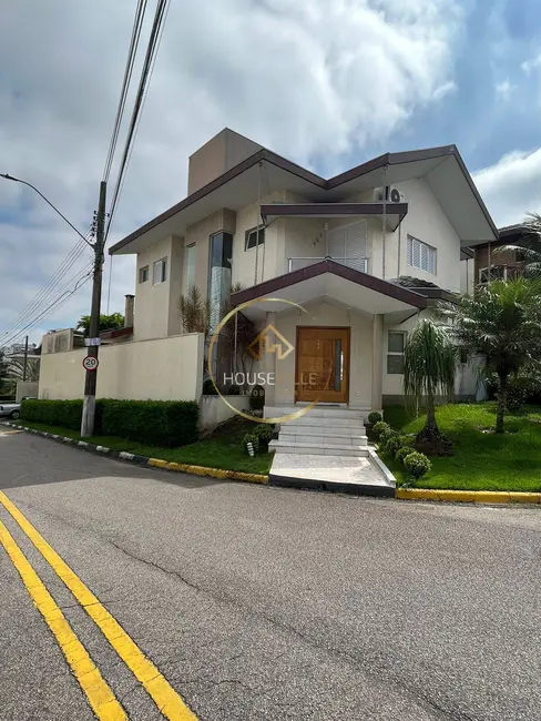 Foto 3 de Casa de Condomínio com 3 quartos à venda, 230m2 em Loteamento Villa Branca, Jacarei - SP