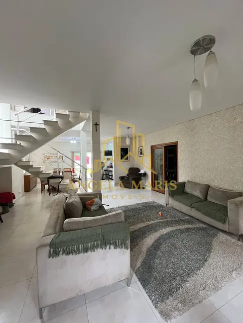 Foto 1 de Casa de Condomínio com 3 quartos à venda, 230m2 em Loteamento Villa Branca, Jacarei - SP