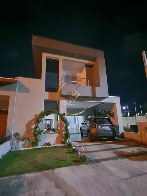 Foto 2 de Casa de Condomínio com 3 quartos à venda, 212m2 em Jardim Jacinto, Jacarei - SP
