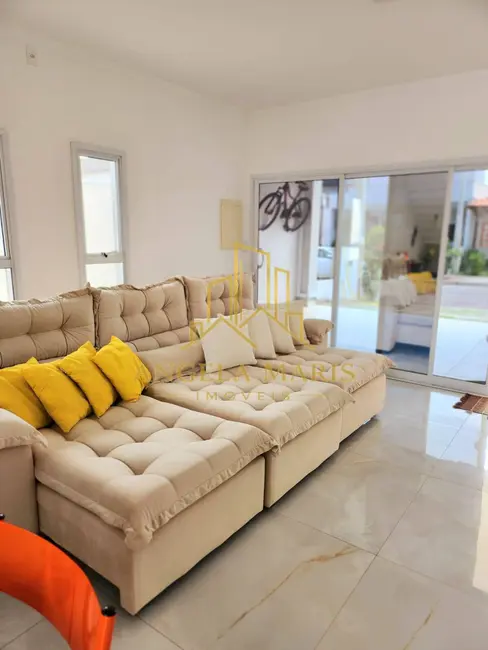 Casa de Condomínio com 3 quartos à venda, 171m2 em Jardim Jacinto, Jacarei - SP - imagem 3 Foto 3 de Casa de Condomínio com 3 quartos à venda, 171m2 em Jardim Jacinto, Jacarei - SP