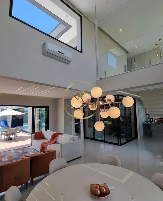 Foto 3 de Casa de Condomínio com 3 quartos à venda, 277m2 em Sao Jose Dos Campos - SP