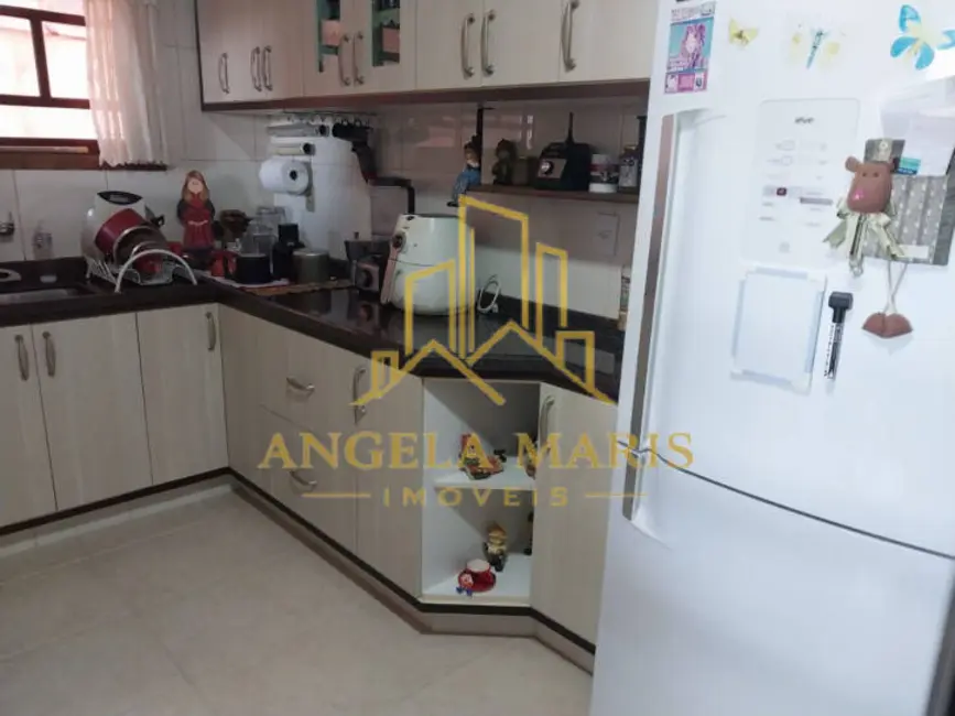 Casa com 3 quartos à venda, 289m2 em Sao Jose Dos Campos - SP - imagem 4 Foto 4 de Casa com 3 quartos à venda, 289m2 em Sao Jose Dos Campos - SP