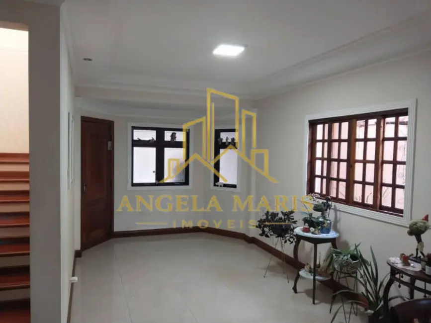 Casa com 3 quartos à venda, 289m2 em Sao Jose Dos Campos - SP - imagem 1 Foto 1 de Casa com 3 quartos à venda, 289m2 em Sao Jose Dos Campos - SP