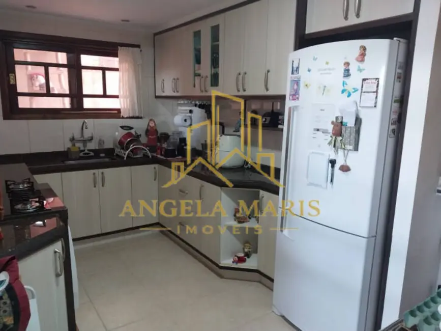 Casa com 3 quartos à venda, 289m2 em Sao Jose Dos Campos - SP - imagem 3 Foto 3 de Casa com 3 quartos à venda, 289m2 em Sao Jose Dos Campos - SP