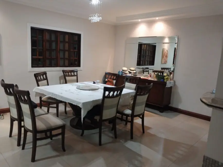 Foto 2 de Casa com 3 quartos à venda, 289m2 em Sao Jose Dos Campos - SP