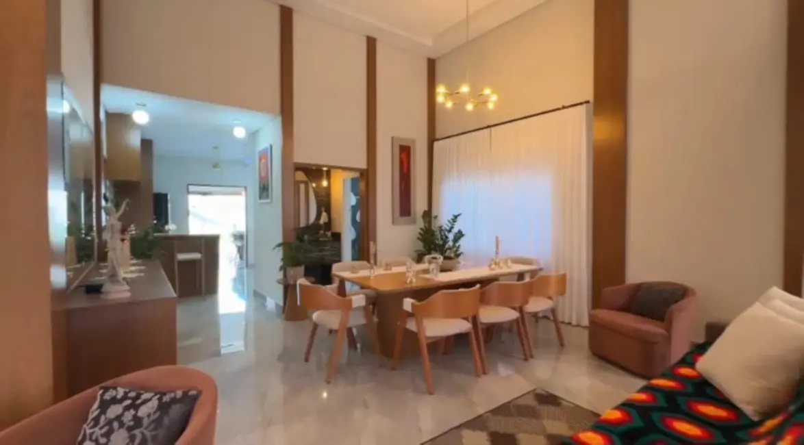 Foto 3 de Sobrado com 3 quartos à venda, 227m2 em Cacapava - SP