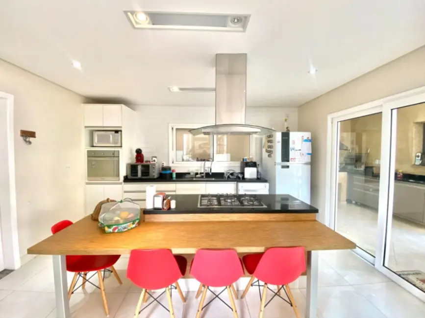 Foto 9 de Sobrado com 4 quartos à venda, 370m2 em Sao Jose Dos Campos - SP