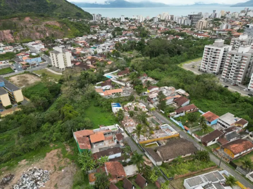 Foto 6 de Terreno / Lote à venda, 3676m2 em Jardim Casa Branca, Caraguatatuba - SP