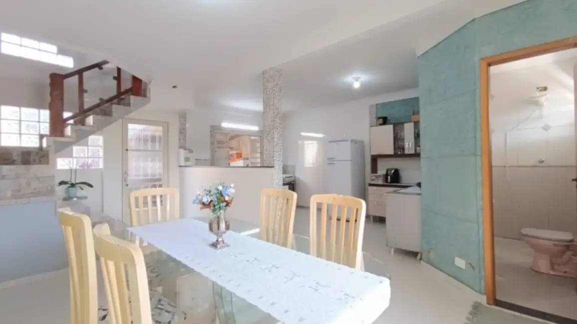 Foto 2 de Casa com 3 quartos à venda, 170m2 em Sao Jose Dos Campos - SP