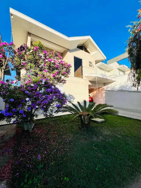 Foto 2 de Sobrado com 3 quartos à venda, 220m2 em Sao Jose Dos Campos - SP