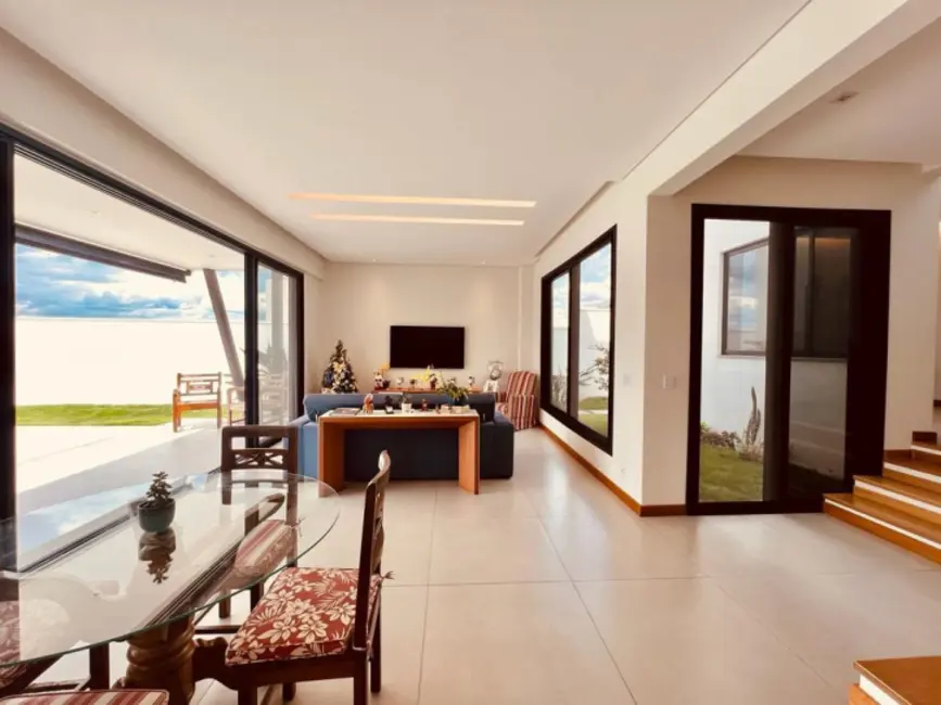 Foto 5 de Casa de Condomínio com 4 quartos à venda, 276m2 em Sao Jose Dos Campos - SP