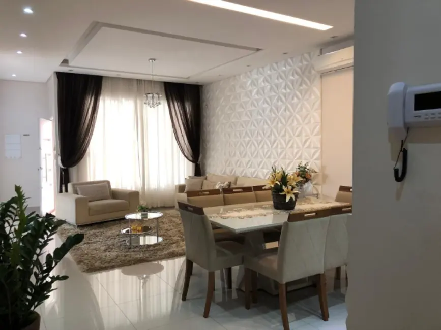 Foto 2 de Casa com 3 quartos à venda, 160m2 em Jacarei - SP