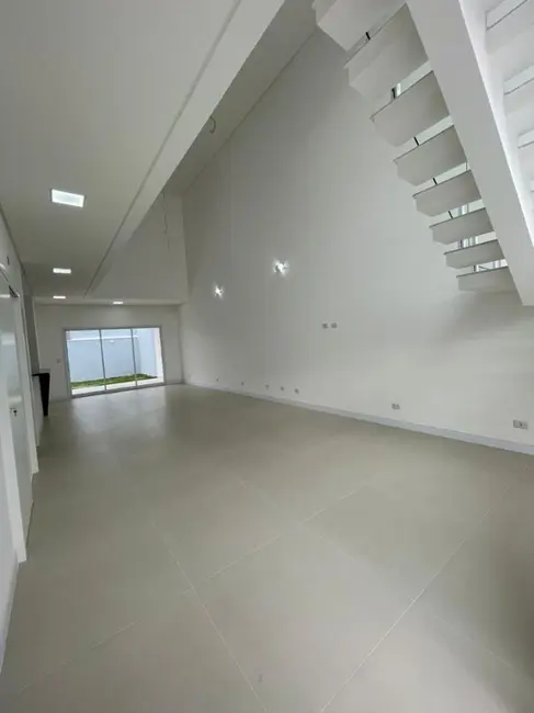 Foto 2 de Casa de Condomínio com 3 quartos à venda, 243m2 em Jacarei - SP