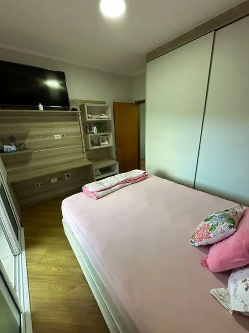 Foto 9 de Casa com 3 quartos à venda, 194m2 em Parque Califórnia, Jacarei - SP