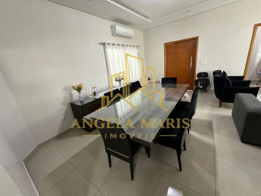Casa com 3 quartos à venda, 194m2 em Parque Califórnia, Jacarei - SP - imagem 7 Foto 7 de Casa com 3 quartos à venda, 194m2 em Parque Califórnia, Jacarei - SP