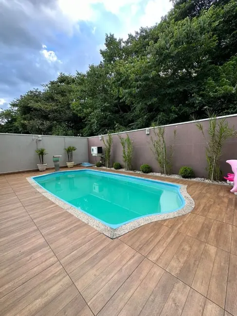 Foto 4 de Casa com 3 quartos à venda, 194m2 em Parque Califórnia, Jacarei - SP