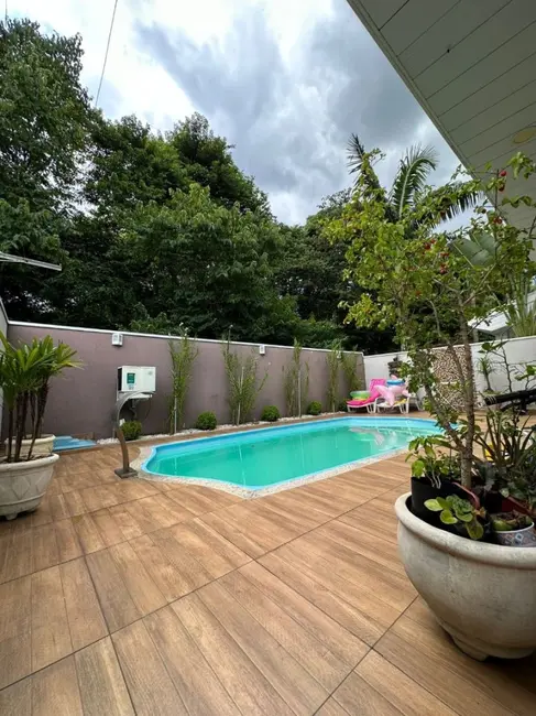 Foto 5 de Casa com 3 quartos à venda, 194m2 em Parque Califórnia, Jacarei - SP