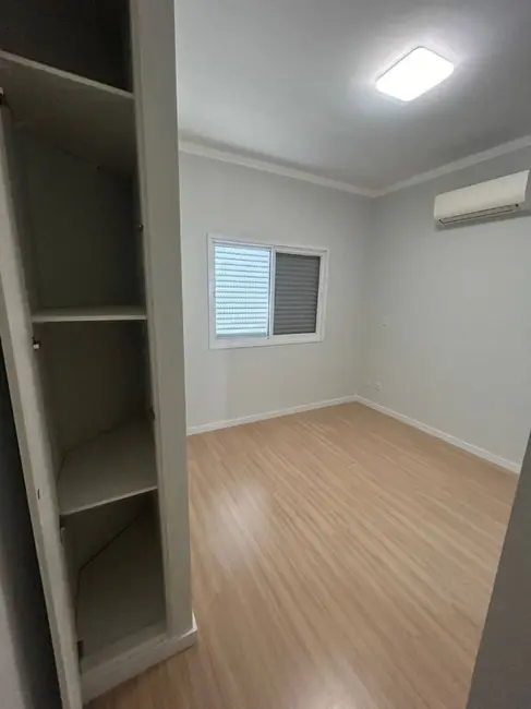 Foto 4 de Casa com 4 quartos à venda, 170m2 em Sao Jose Dos Campos - SP