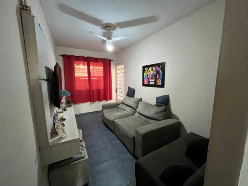 Foto 1 de Casa com 2 quartos à venda, 50m2 em Sao Jose Dos Campos - SP