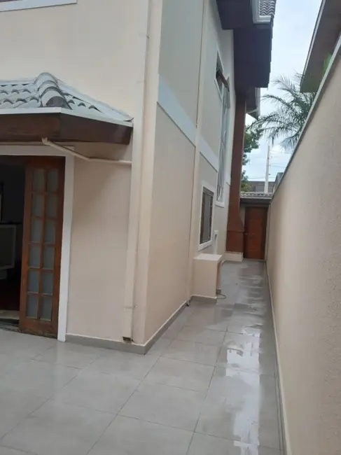 Casa de Condomínio com 3 quartos à venda, 275m2 em Sao Jose Dos Campos - SP - imagem 9 Foto 9 de Casa de Condomínio com 3 quartos à venda, 275m2 em Sao Jose Dos Campos - SP